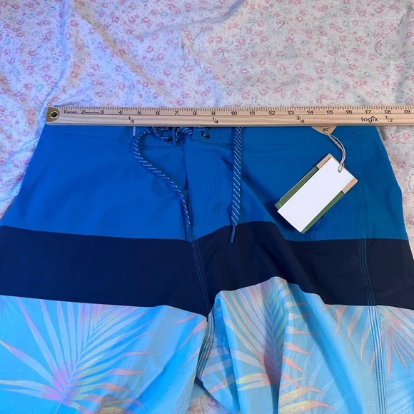 Quiksilver Highline SurfSilk Boardshorts Size 33 Blue Tropical 20” NWT - Picture 6 of 8